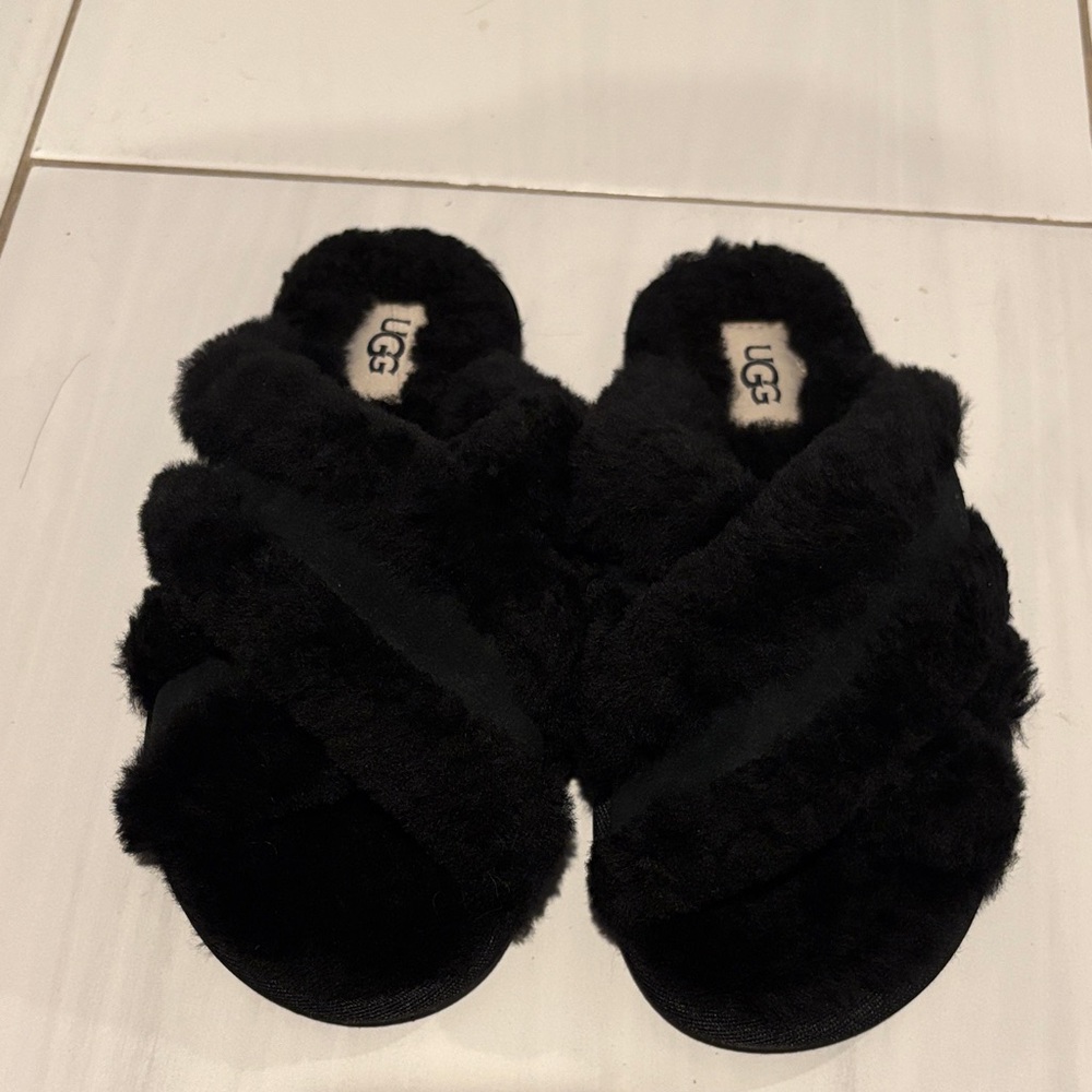 UGG Women's Plush Black Slippers Size 5